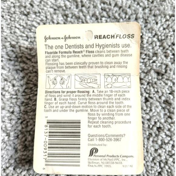 Johnson & Johnson Plain Reach Mint Waxed Fluoride Dental Floss 50 yd NEW Vintage - Picture 4 of 4